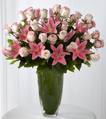 Exquisite Luxury Rose Bouquet - 30 Stems of  Premium Long
